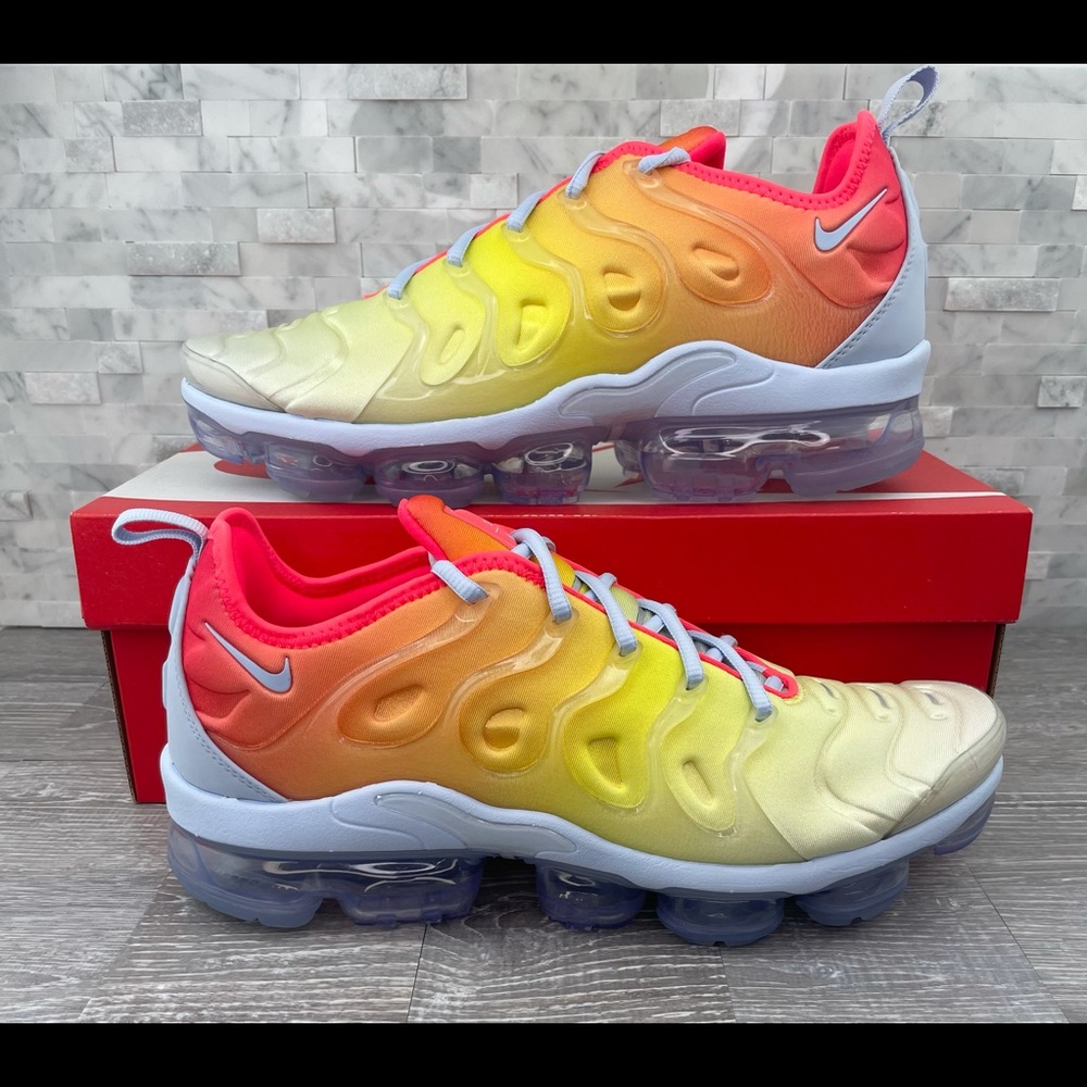 Wmns Nike Air VaporMax Plus ‘Sunrise’